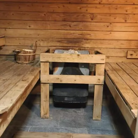 With Balcony 10 Min Walk From The Slopes *